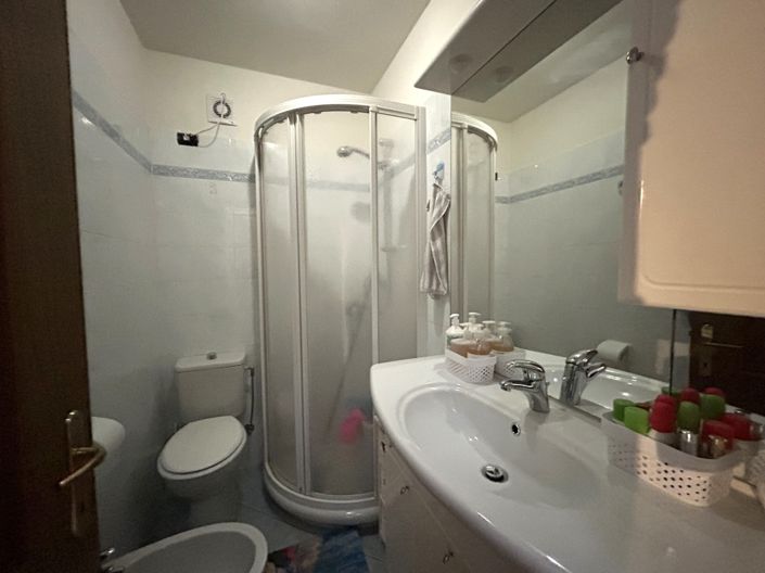 Image No.11-5 Bed Property for sale