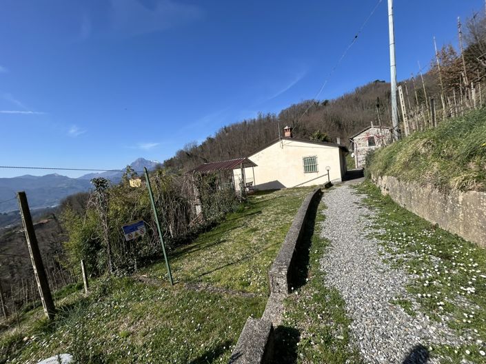 Image No.16-5 Bed Property for sale