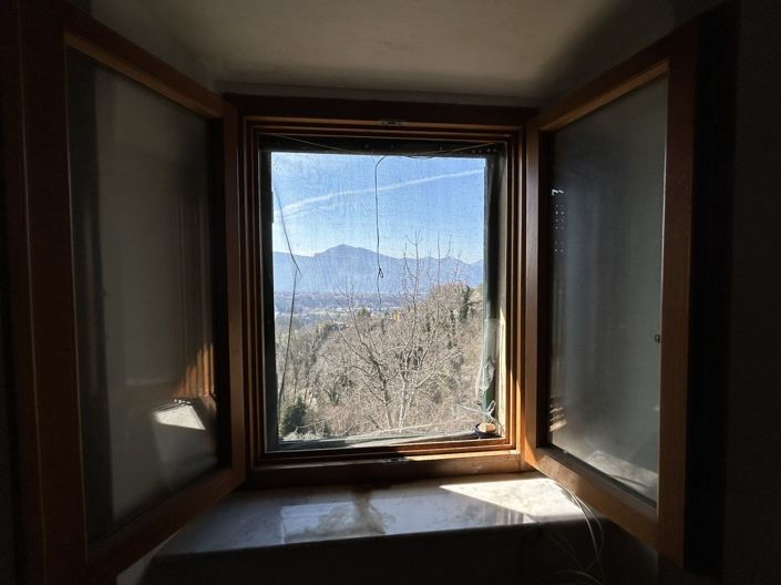 Image No.22-5 Bed Property for sale