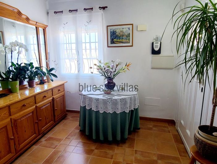 Image No.12-5 Bed Townhouse for sale