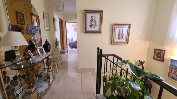 Image No.18-3 Bed Townhouse for sale