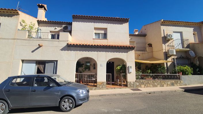 Image No.2-3 Bed Townhouse for sale