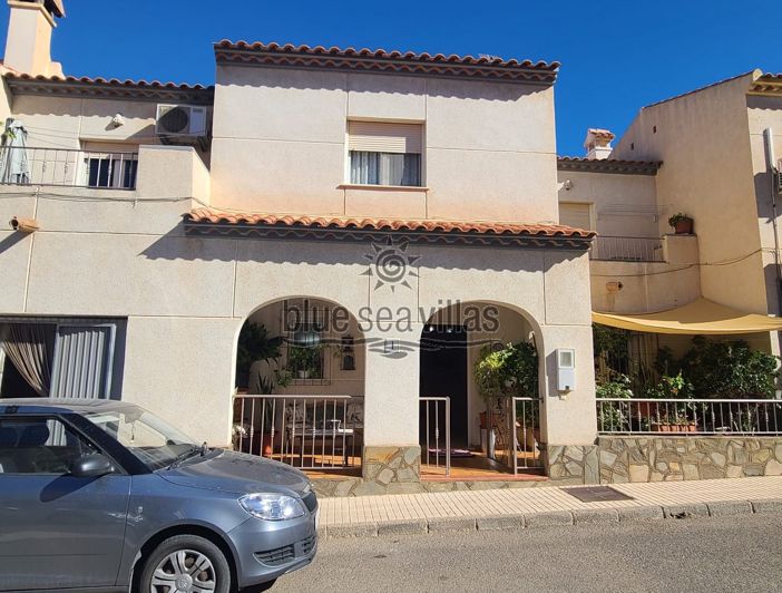 Image No.25-3 Bed Townhouse for sale