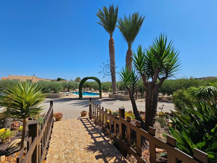 Image No.1-3 Bed Villa for sale
