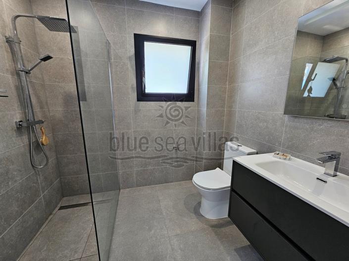 Image No.6-4 Bed Villa / Detached for sale