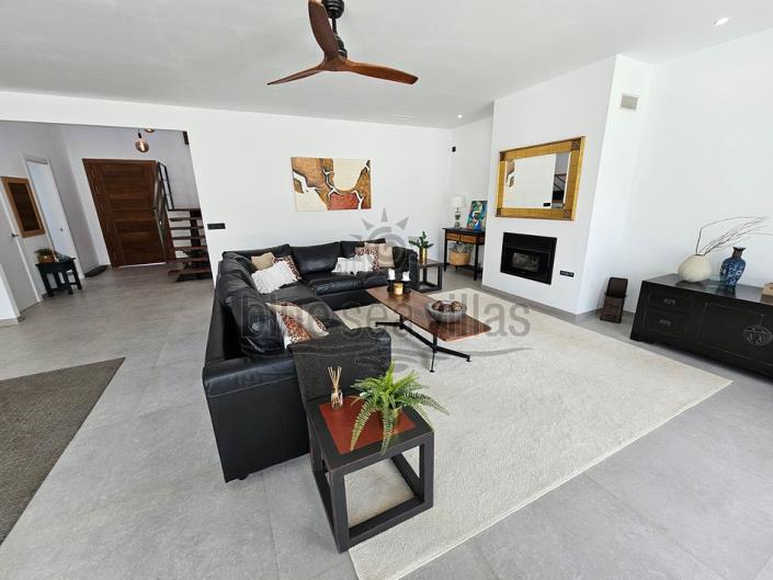 Image No.25-4 Bed Villa / Detached for sale