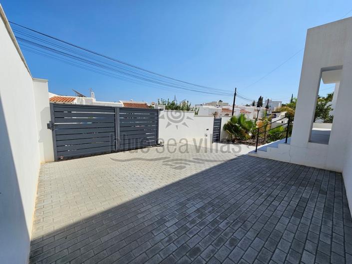 Image No.30-4 Bed Villa / Detached for sale