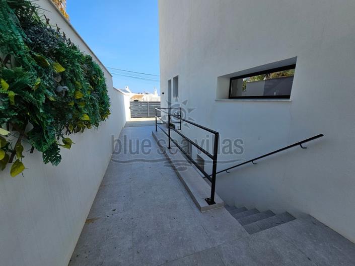 Image No.31-4 Bed Villa / Detached for sale