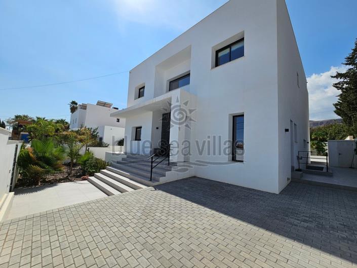 Image No.42-4 Bed Villa / Detached for sale