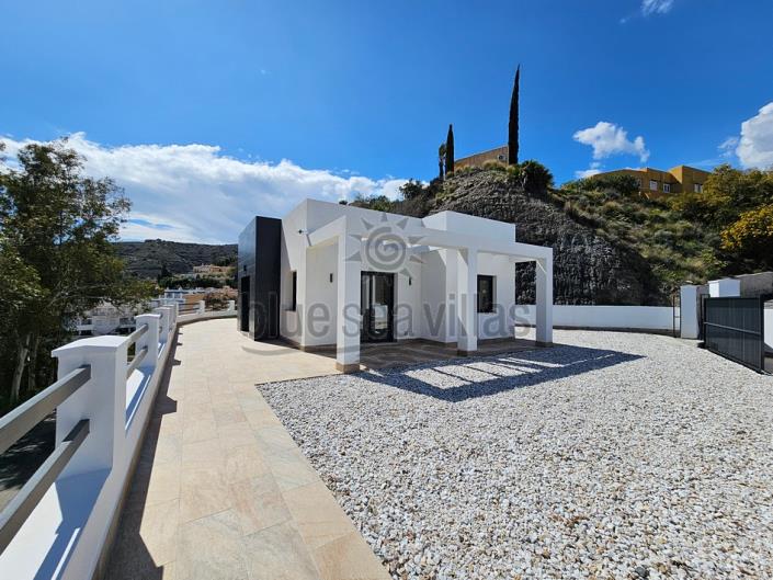 Image No.4-2 Bed House/Villa for sale