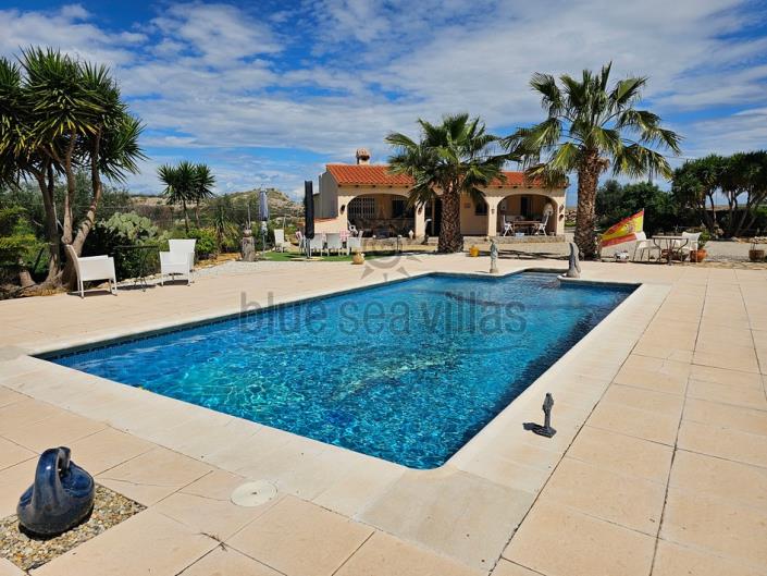 Image No.3-4 Bed House/Villa for sale