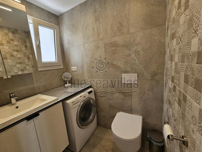 Image No.14-3 Bed House for sale