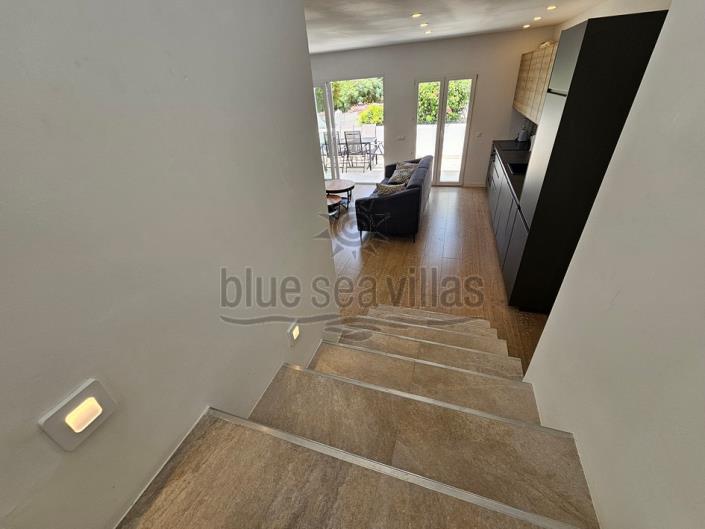 Image No.12-3 Bed House for sale