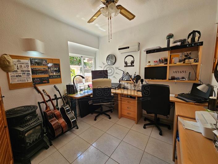 Image No.41-3 Bed Villa / Detached for sale