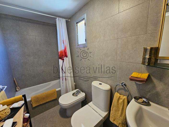 Image No.21-3 Bed Apartment for sale