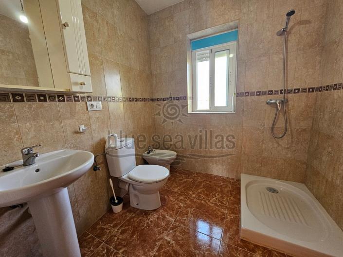 Image No.15-7 Bed Farmhouse for sale