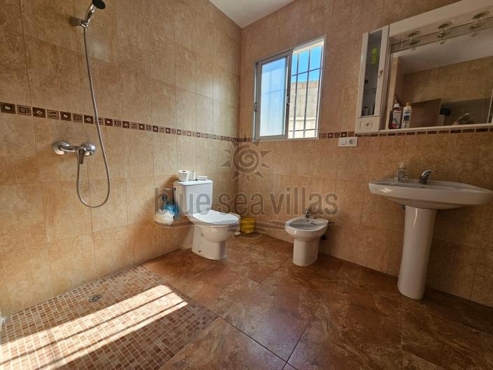 Image No.22-7 Bed Farmhouse for sale