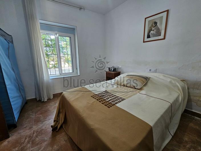 Image No.24-7 Bed Farmhouse for sale