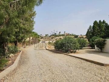 outside-1499--22-_opt