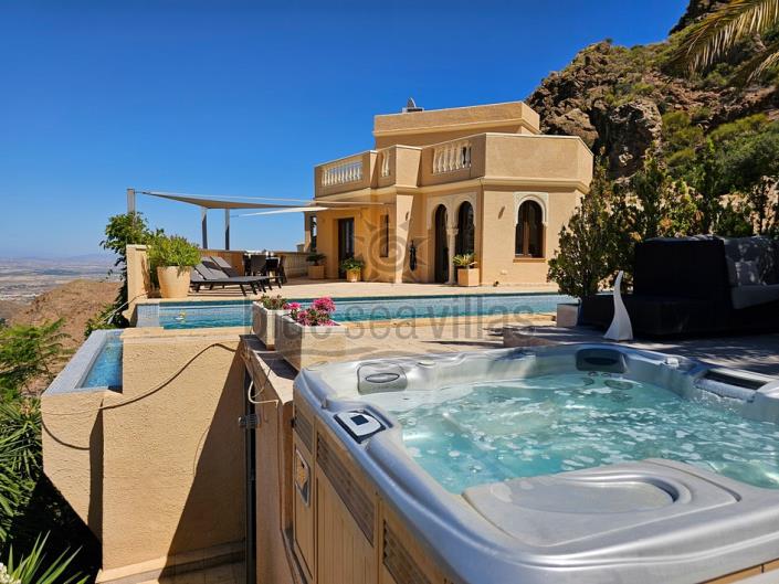 Image No.11-4 Bed Villa / Detached for sale