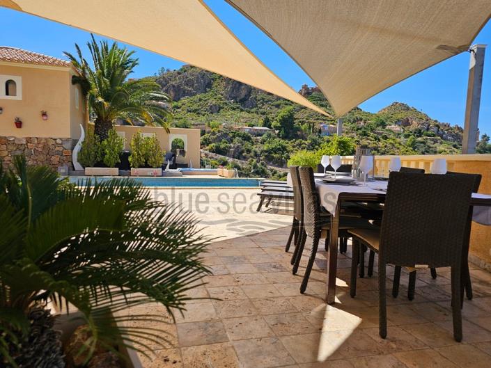 Image No.13-4 Bed Villa / Detached for sale