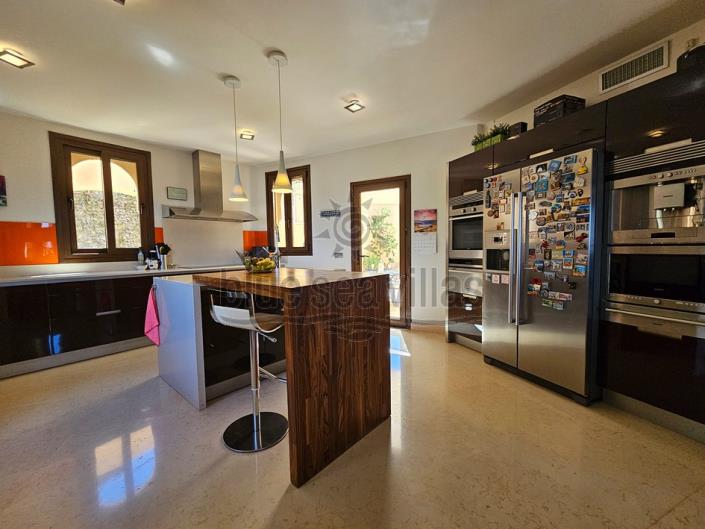 Image No.25-4 Bed Villa / Detached for sale