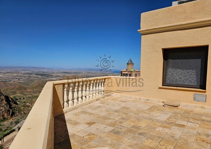 Image No.40-4 Bed Villa / Detached for sale