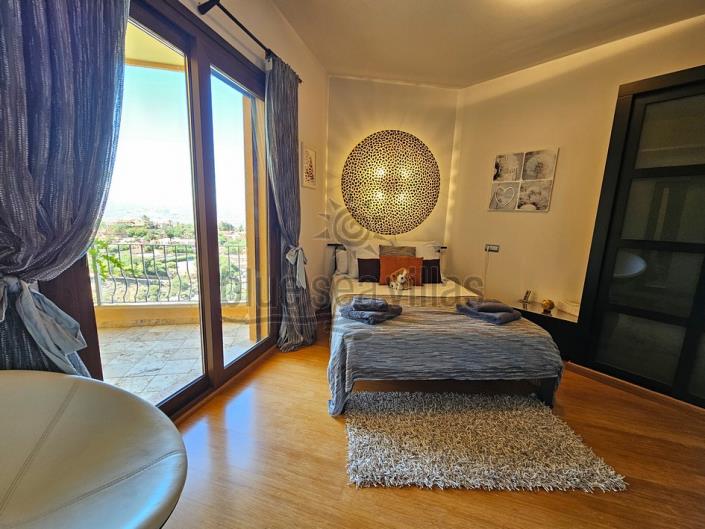 Image No.43-4 Bed Villa / Detached for sale