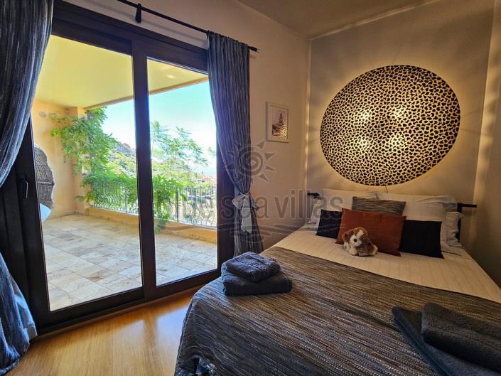 Image No.44-4 Bed Villa / Detached for sale