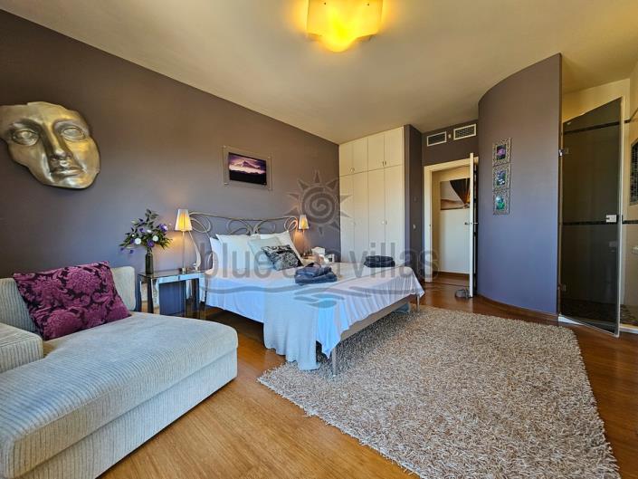 Image No.49-4 Bed Villa / Detached for sale