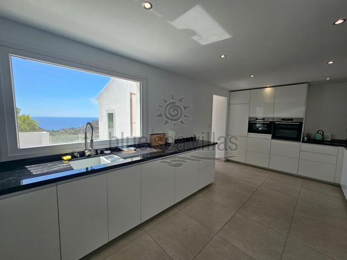 Image No.5-4 Bed Villa / Detached for sale