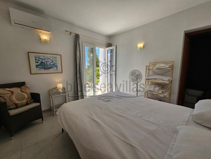 Image No.36-4 Bed Villa / Detached for sale