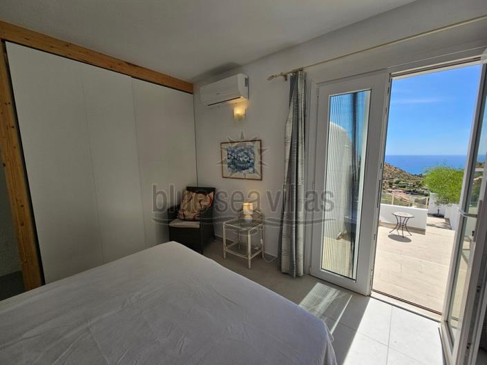 Image No.37-4 Bed Villa / Detached for sale