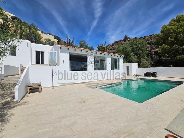 Image No.18-4 Bed Villa / Detached for sale