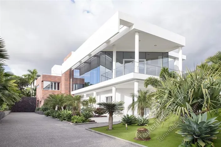 Image No.18-5 Bed Villa for sale