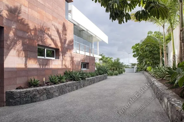 Image No.19-5 Bed Villa for sale