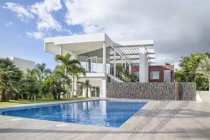 Image No.2-5 Bed Villa for sale