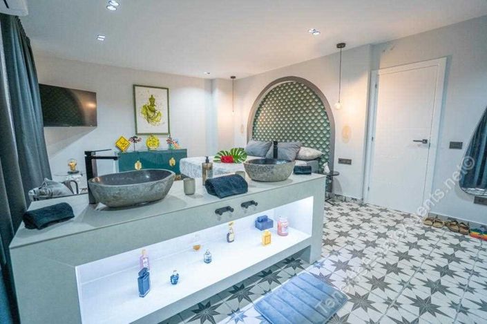 Image No.6-5 Bed Villa for sale