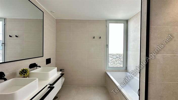 Image No.19-3 Bed Villa for sale