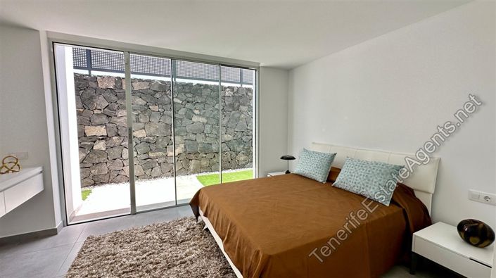 Image No.23-3 Bed Villa for sale