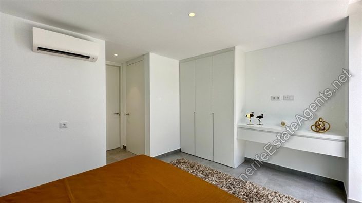 Image No.24-3 Bed Villa for sale