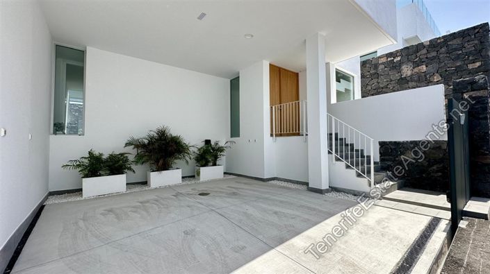 Image No.27-3 Bed Villa for sale