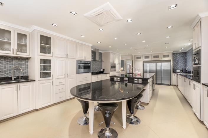 Image No.5-5 Bed Villa for sale