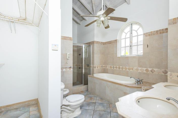 Image No.20-3 Bed Villa for sale