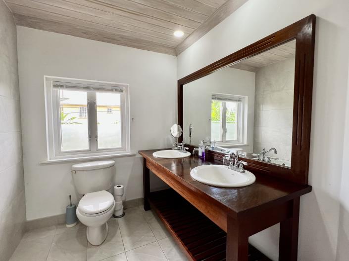 Image No.10-4 Bed Villa for sale