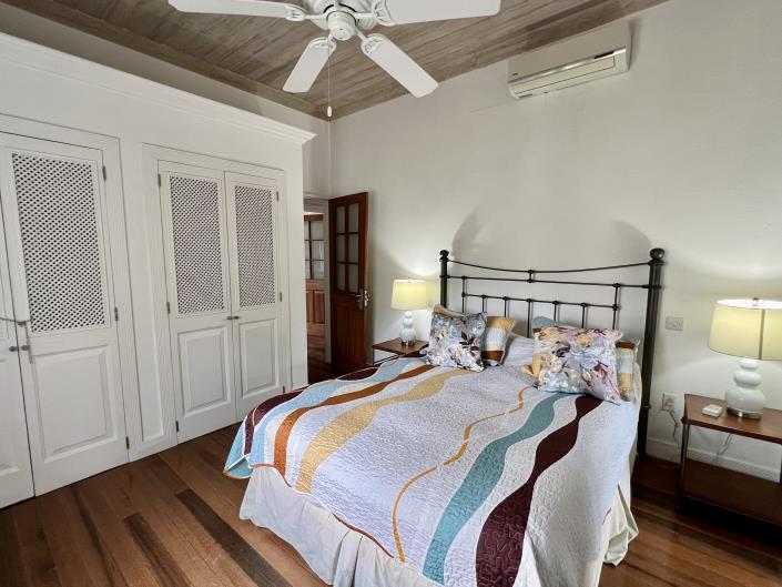 Image No.12-4 Bed Villa for sale