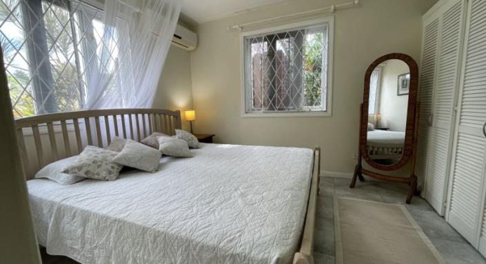 Image No.10-3 Bed House for sale