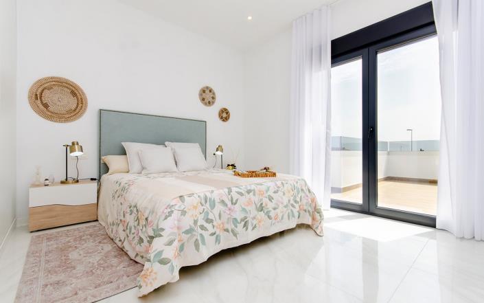 Image No.35-3 Bed Villa / Detached for sale