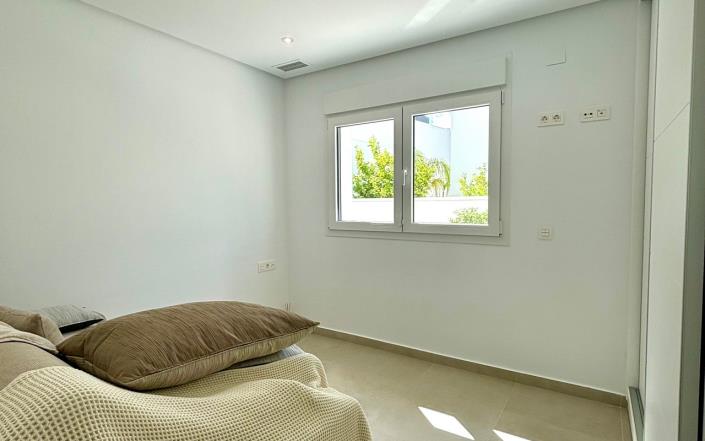 Image No.17-3 Bed Villa / Detached for sale