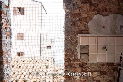 1 - Pollina, Townhouse